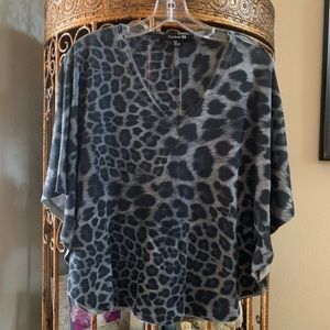 Ladies Open Sleeves Grey/Black Leopard Blouse